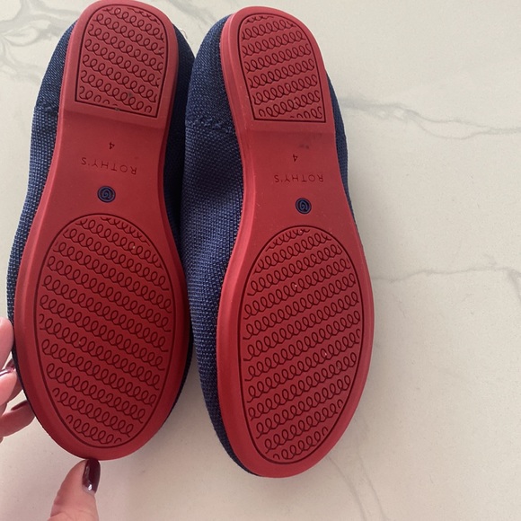 Big Girls Rothy’s Loafers - Picture 3 of 4